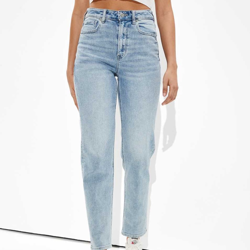 American Eagle Stretch Mom Jean Light Medium Wash Size 4